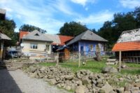 overzicht terras bankje schommelstoel geiten wei modra farma [Desktop Resolutie] 