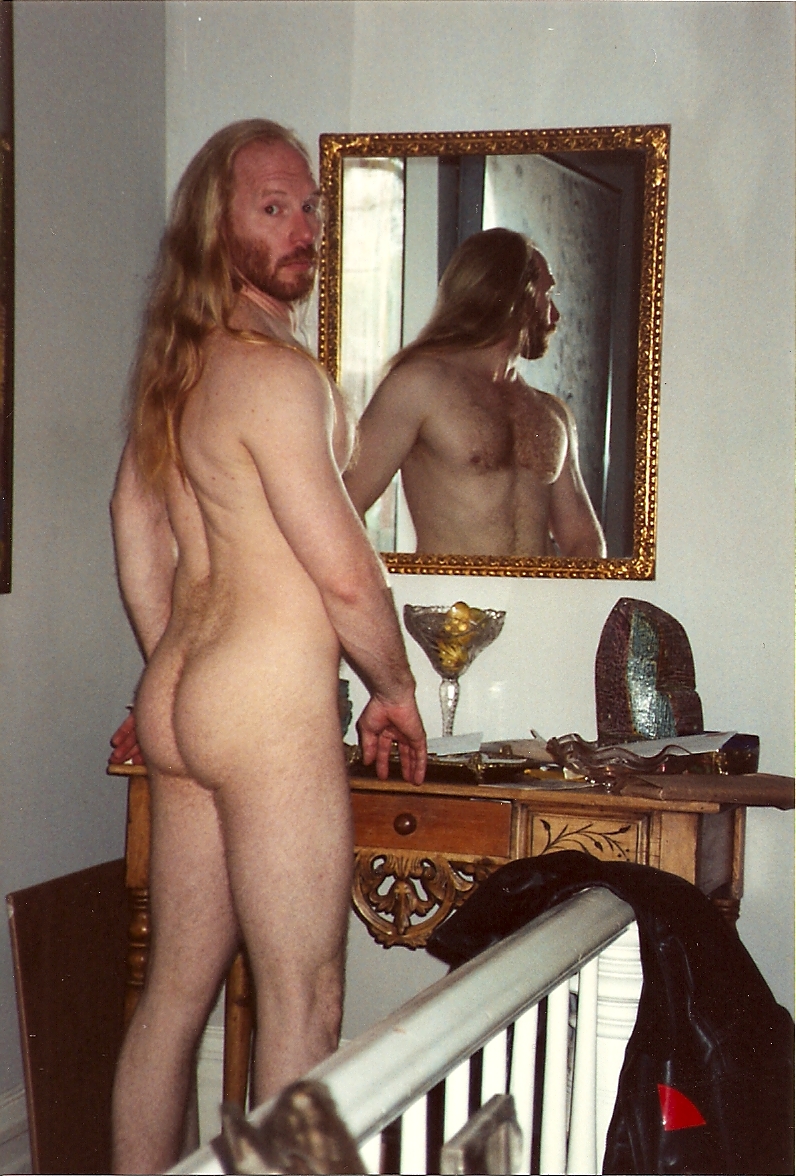Woody young butt mirror 